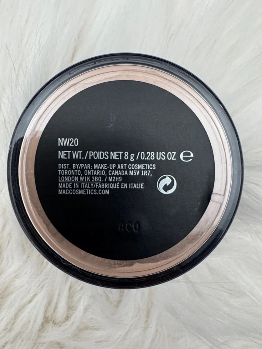 🆕 MAC Select Sheer Loose Powder - NW20
